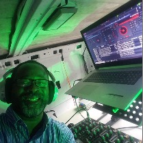 Vince DJ'ing from Mobile Unit Vince DJ'ing from Mobile Unit